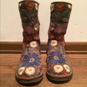 Ugg Wahine Multi-colored Floral Embroidered